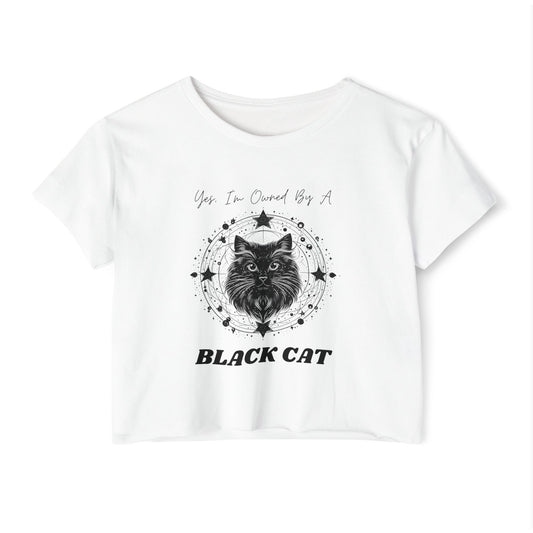 Crop Top Tee for Cat Lovers - Black Cat with Stars